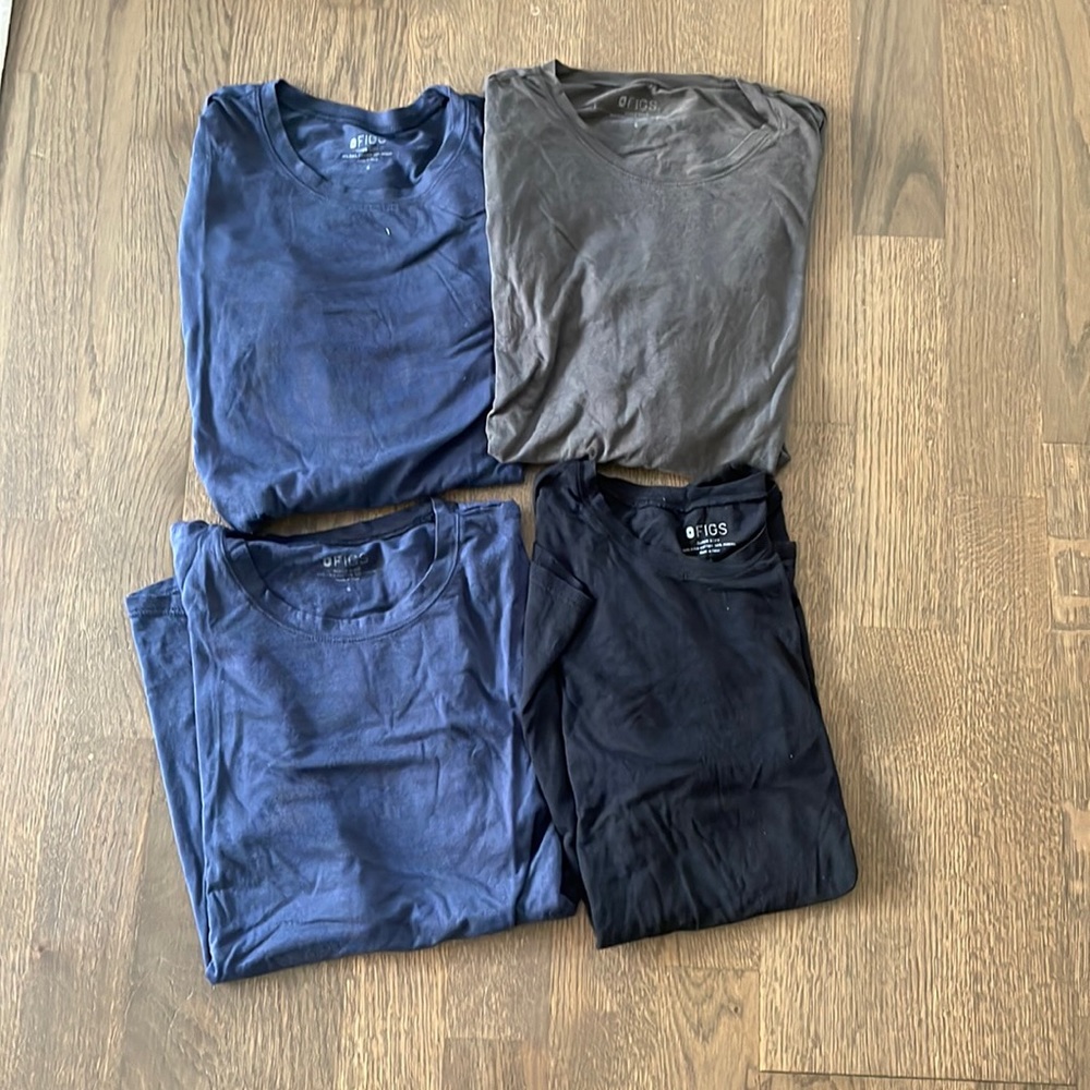 Set of 4 FIGS super soft shortsleeve women’s underscrub